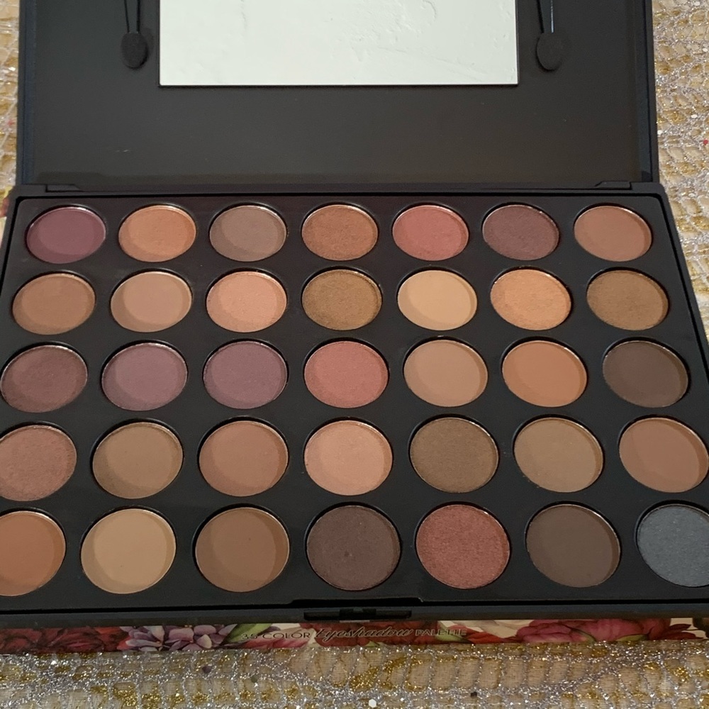 35 eyeshadow professional shimmer palette